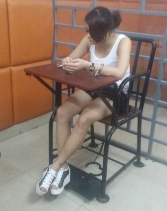 夜上海：见女顾客太美，技师忍不住亲吻被拘